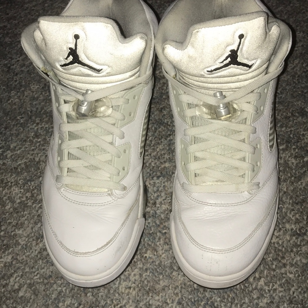 Jordan retro 5 “White Metallic”